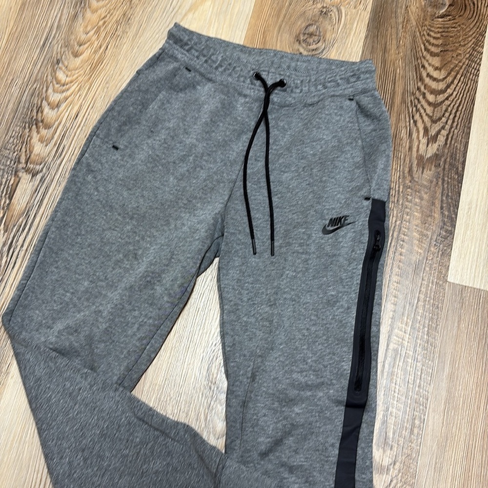 Nike Tech Fleece Sweatpants - Picture 3 of 4